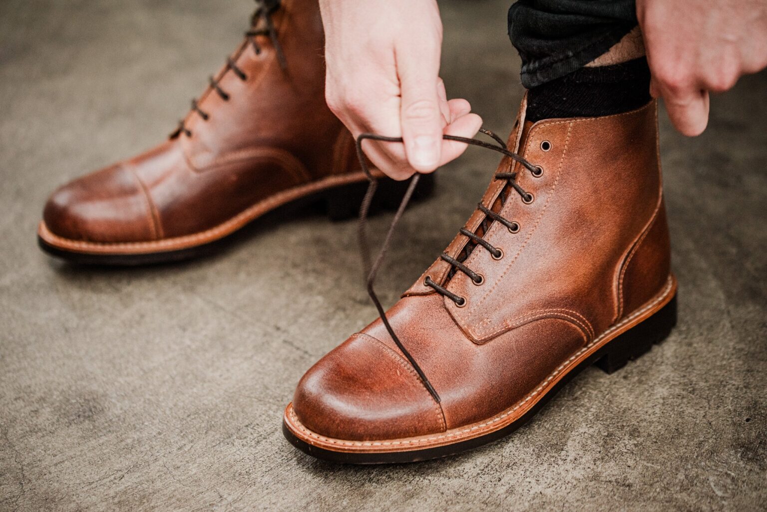 How to Stretch Leather Boots: The Professional Cobbler’s Approach for Lasting Results