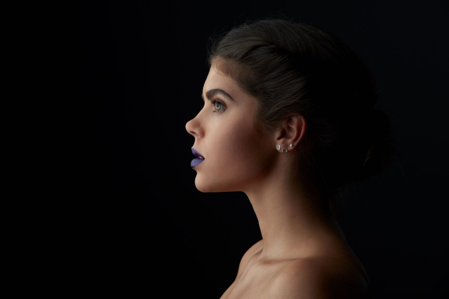 Why Flat Back Labrets Are the Perfect Blend of Minimalism and Beauty